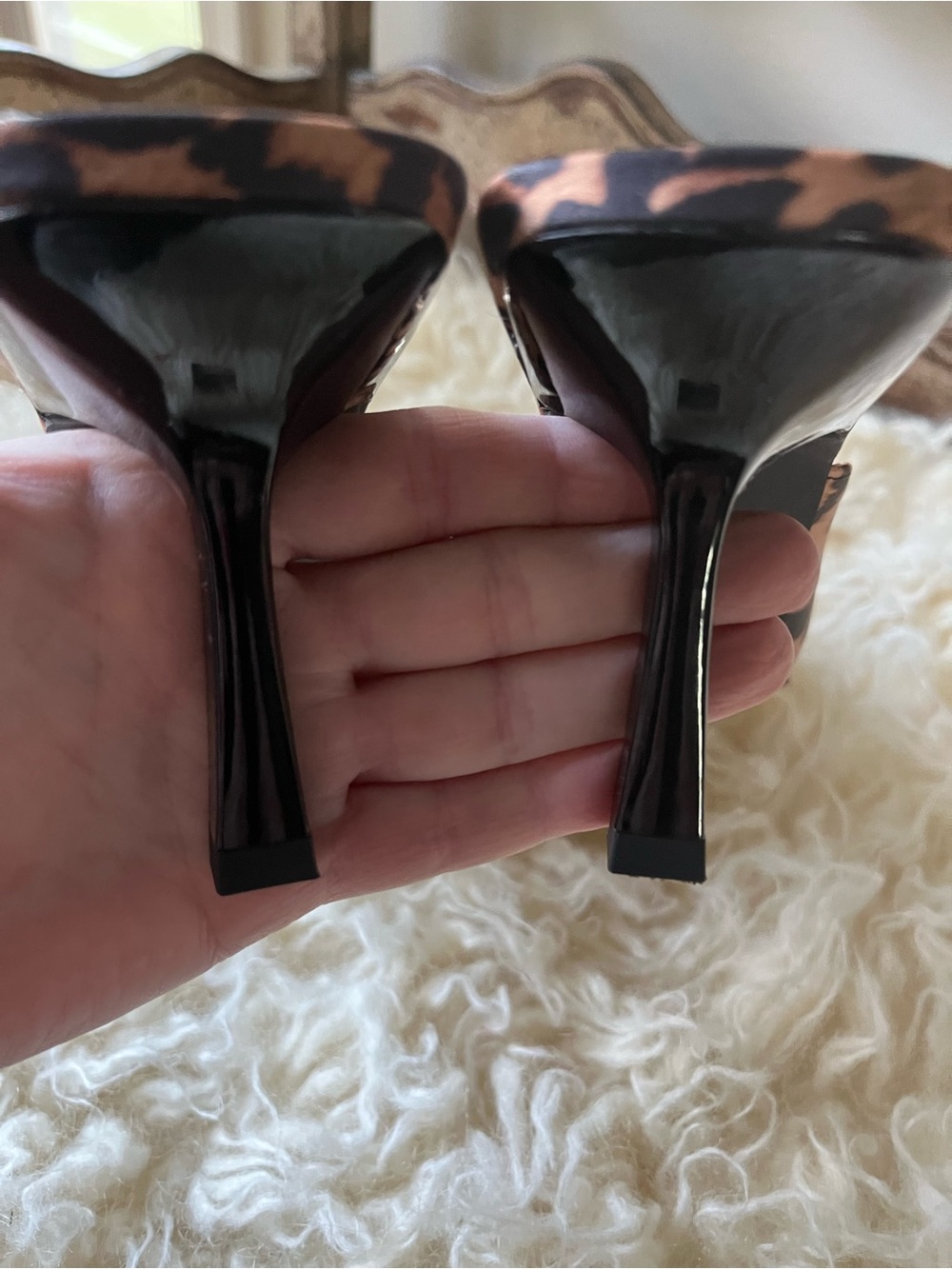 Gianni Bini Heart- Eyes Heels - Picture 3 of 7